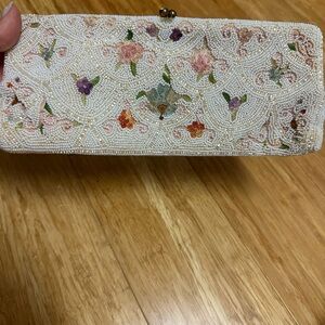 1950’s Rosenfeld Hand Beaded Floral Clutch. Belgium.